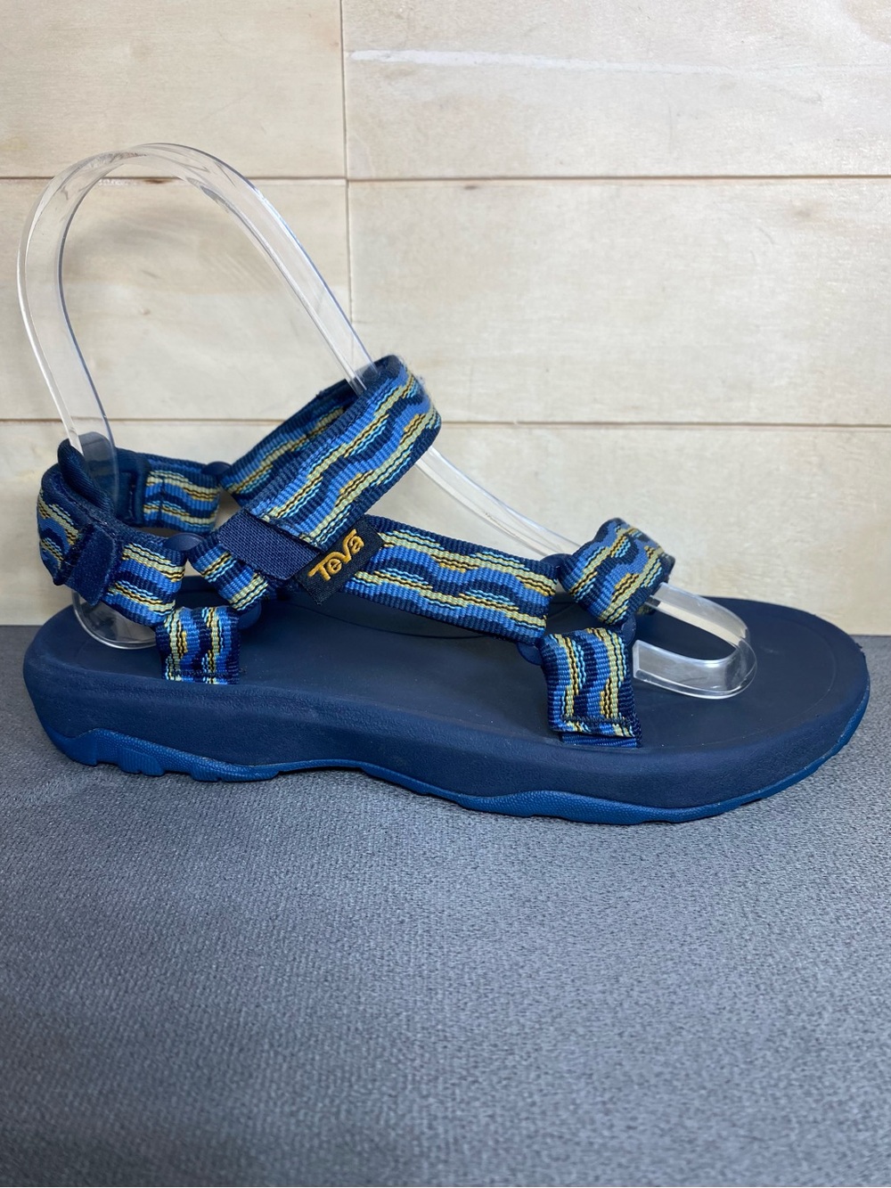 Teva Hurricane XLT 2 Sandals Blue Yellow Kid's Youth Size 2 Shoes